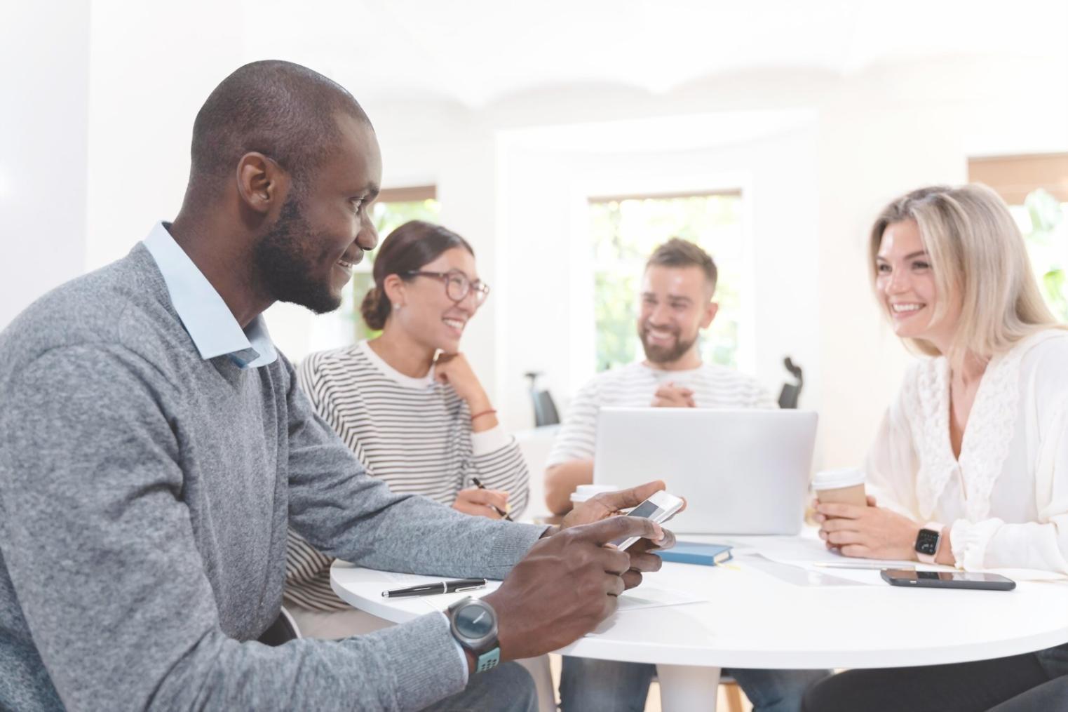 Gruppenarbeit an Fallstudien aus der Finanzbranche